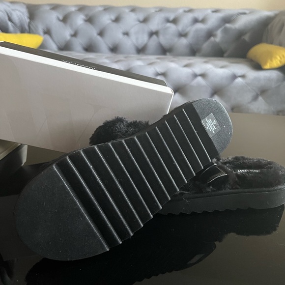 NineWest - Picture 3 of 4